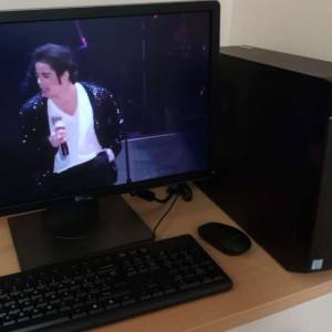 聯想牌子(LENOVO )纖細型桌上電腦組合