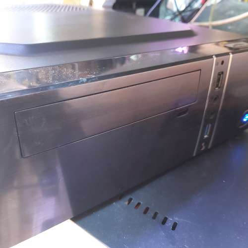 可即用細機箱電腦,底板有m.2,Win10 Pro
