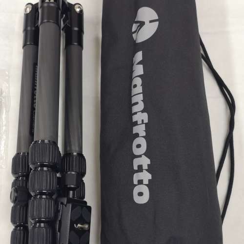Manfrotto Element Traveller Carbon Small (MKELESCF-BH)，反摺式小型碳纖維三腳架