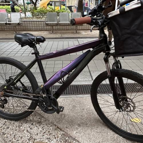 26吋單車，付送貼膜（不包括籃和手機架）