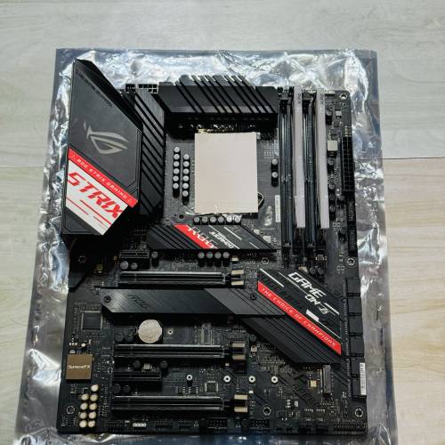 ROG STRIX Z490-H GAMING + XPG SPECTRIX D60G 32g 3200