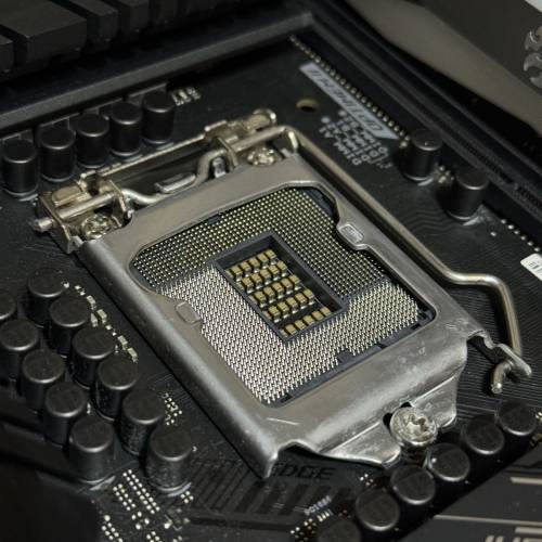 ROG STRIX Z490-H GAMING + XPG SPECTRIX D60G 32g 3200