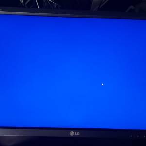 屯門良景輕鐵站交收 LG 22吋 lg w2246pm 內置喇叭 冇底座及畫面有瑕疵