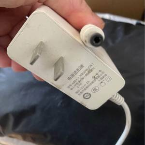 adapter 12V 2A