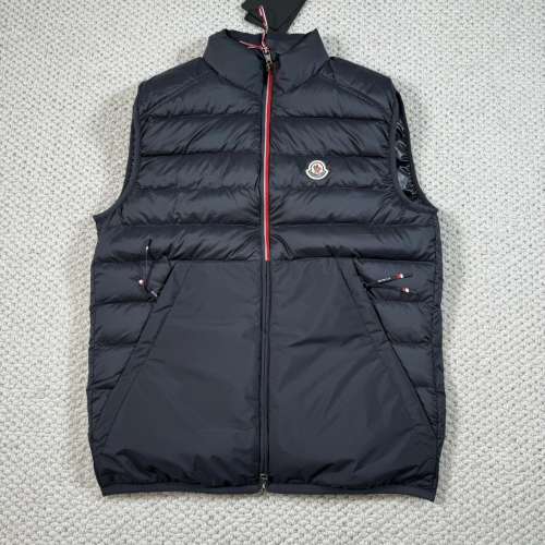 全新MONCLER羽絨背心