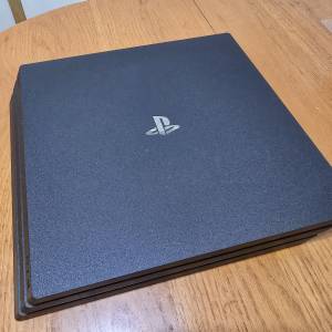 Sony PlayStation 4 pro 1TB 港行 9成新 連四隻 games
