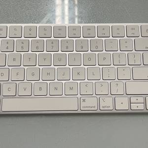 95%新 少用 Apple Magic Keyboard and mouse (第二代）