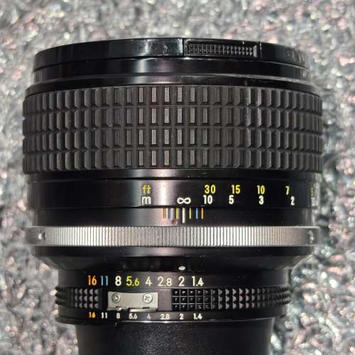 Nikon 85/1.4 AIS