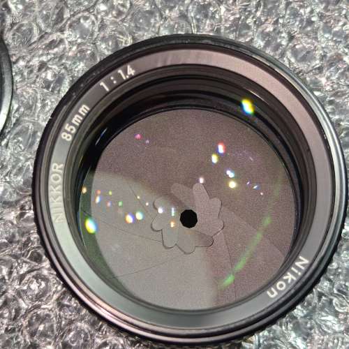 Nikon 85/1.4 AIS