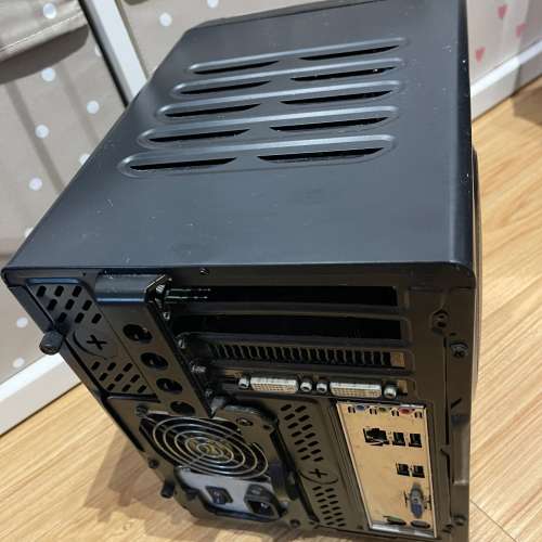 平放細主機一部