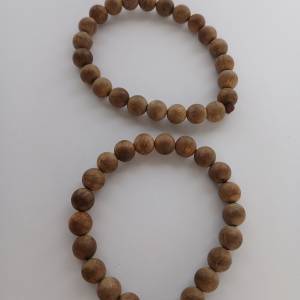 一手兩條沉香木珠手串  8mm, 共售  150 元，單一條100元 no.D15.4.25