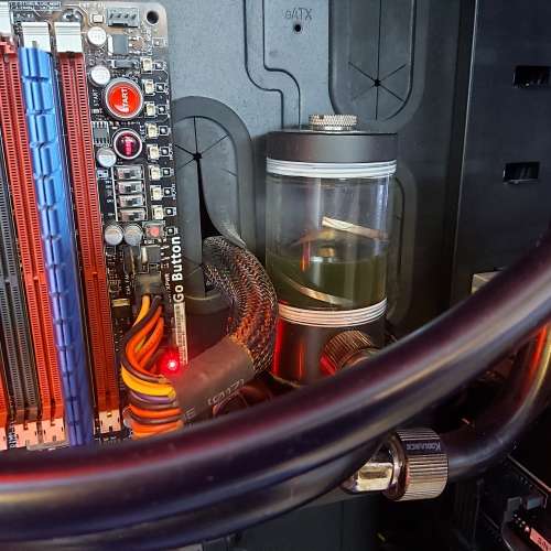 X58主機板 / i7 X980CPU / 8GB / 360水冷