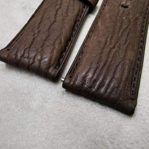 扣位26mm-鯊魚皮咖啡色手工錶帶