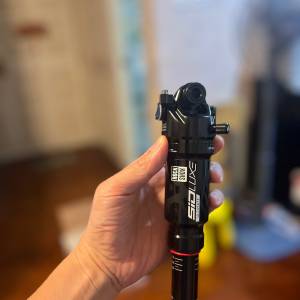 RockShox SIDLuxe ULTIMATE尾震