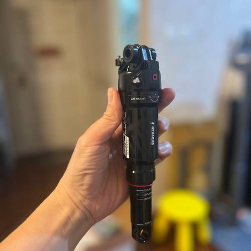 RockShox SIDLuxe ULTIMATE尾震