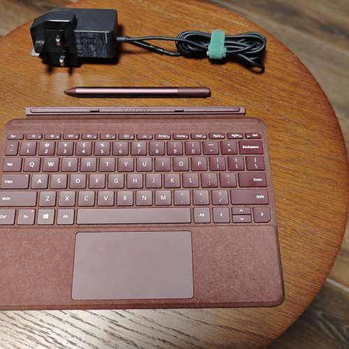 Microsoft Surface Go 輕觸式手提電腦