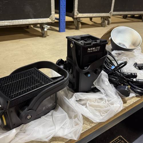 NanLITE Forza 300B II