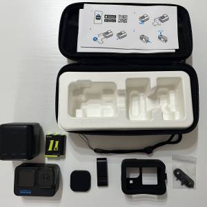 Gopro 11 接近全新 極少用 沒下水 一正廠一副廠電 充電盒 保護套 等等