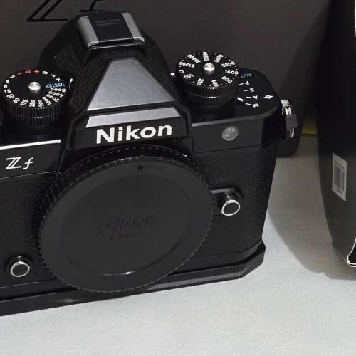 極新Nikon Zf body 行貨保至年底 連配件