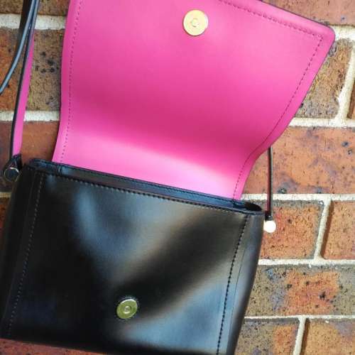 Classic Kate Spade crossbody leather bag