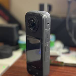 Insta360 X4