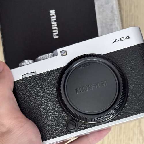 Fujifilm XE-4 body銀色