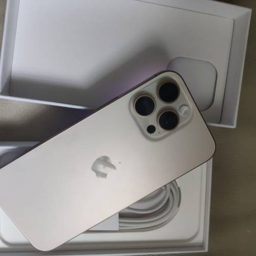 iPhone 16 pro max 512 gb 金