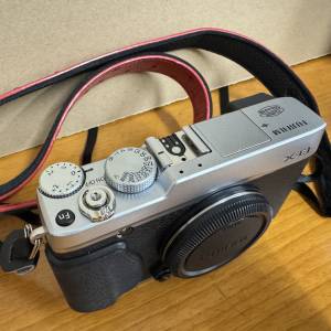 Fujifilm X-E1 銀色版相機淨機身  HK$1700
