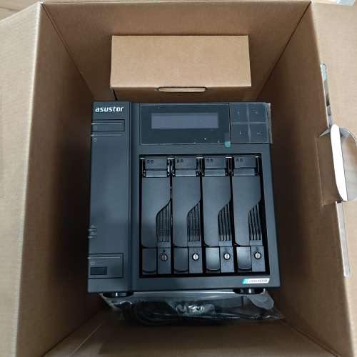 asustor LOCKERSTOR 4 Gen2 (AS6704T) with 64GB Ram