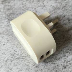 70%NEW ESF USB Power Adapter 5V 3A 雙位 充電器