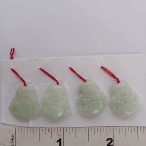 翡翠A玉迷你小佛公吊咀约15x18mm    好工圓滑好水頭，每個138元，一手4個共售380元...