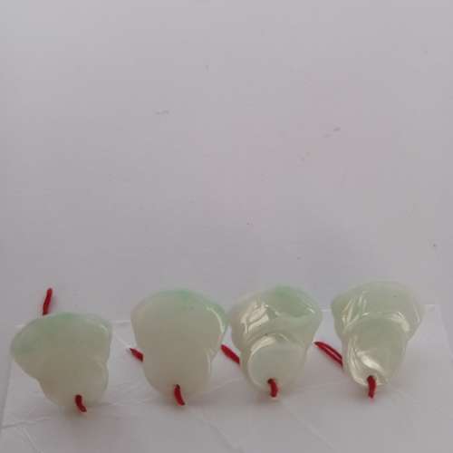 翡翠A玉迷你小佛公吊咀约15x18mm    好工圓滑好水頭，每個138元，一手4個共售380元...