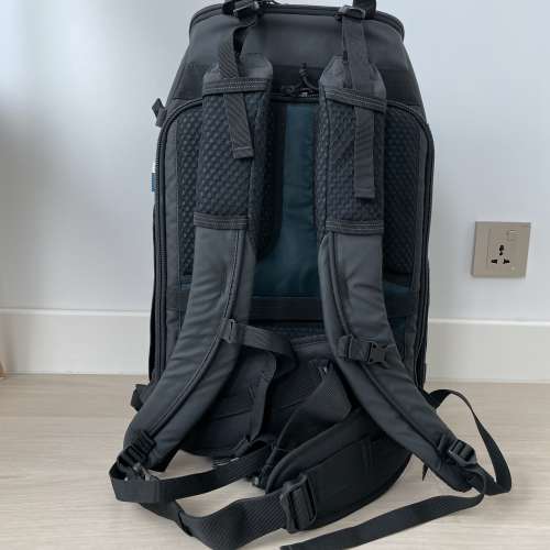 Like new Tenba Axis 24L V2 Backpack