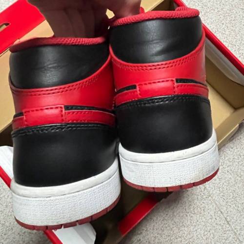 Air Jordan 1 MID