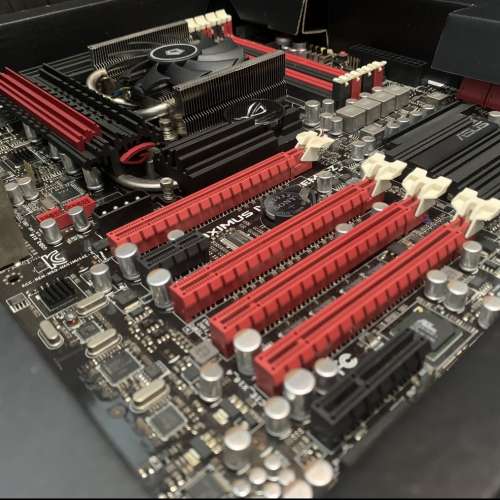 ASUS ROG MAXIMUS IV EXTREME-Z Z68 E ATX with i5 2500k 1155 & CORSAIR DDR3 1600