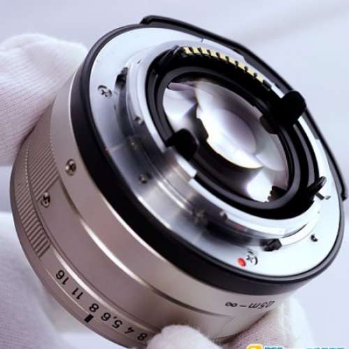 Contax G35 Carl Zeiss Planar 35mm F2  + GG-1 hood