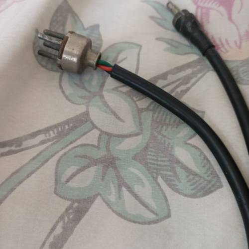 古董QUAD FM tuner,注意：板面金色有掉油，有歲月痕跡，不知好壞，零件及合維修者...