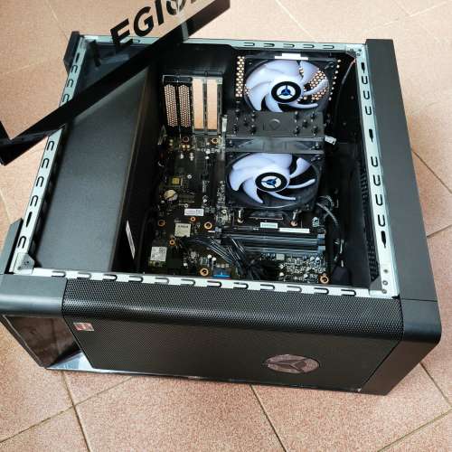 大量LENOVO LEGION 99%新側透機箱+400W GOLD火牛