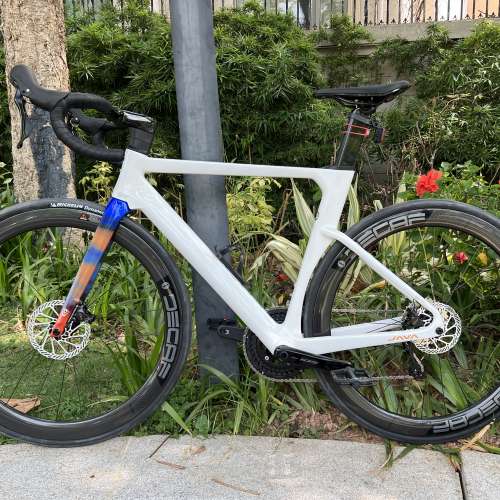 2025 新款 JAVA FUOCO TOP 火6 24速 油剎桶軸 碳刀碳纖維公路車 送水架前後蛙燈