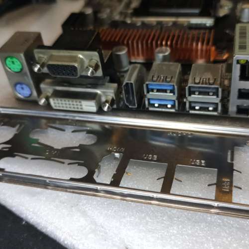 6、7代 AsRock H110M-HDV R3.0 MATX主版 (正版Window10Pro) Socket 1151