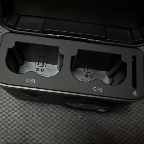 Fujifilm NP-W235 電池5粒連叉機 （適合XT5, XH2, GFX100, GFX100s…)