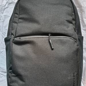 INCASE - FACET 20L 16吋電腦背包（深綠色）（全新）