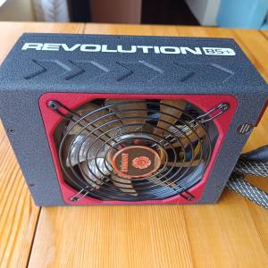 ENERMAX REVOLUTION 85+ 1050W 半模組火牛