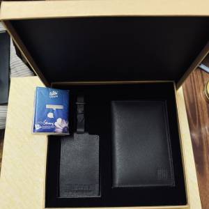 嘉華集團黑色皮製護照套、行李牌 連盒 Kwah Group Black Leather Passport Holder ...