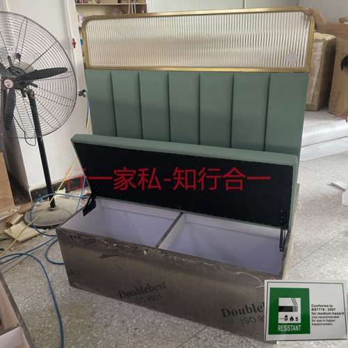 带屏风卡位梳化，坐垫可翻开储物梳化卡位，BS7176防火梳化