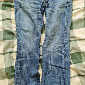 新淨 Levi's 501 (32褲長32腰圍)