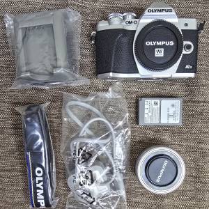 Olympus E-M10 Mark III S 連 14-42mm EZ 鏡頭套裝 (全新一樣)
