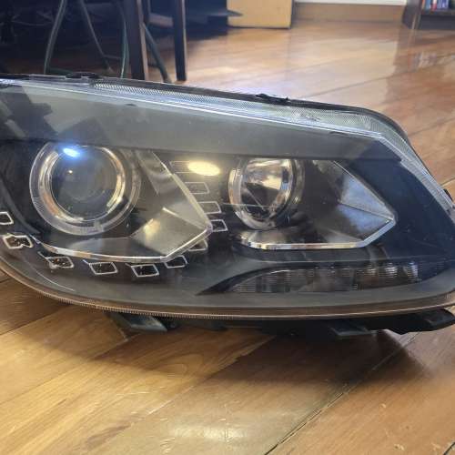 Volkswagen Touran 車頭大燈