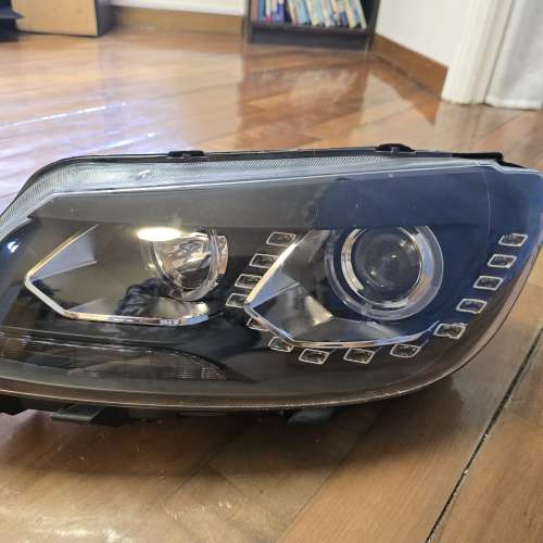 Volkswagen Touran 車頭大燈