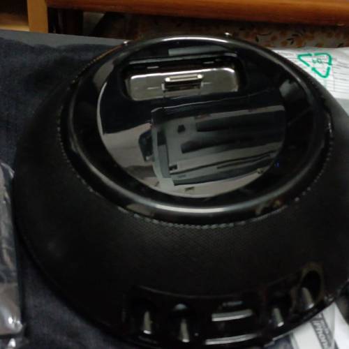 超新正JBL 舊裝iPhone 16針播放器，有aux in可插藍芽接收器播歌！售$100